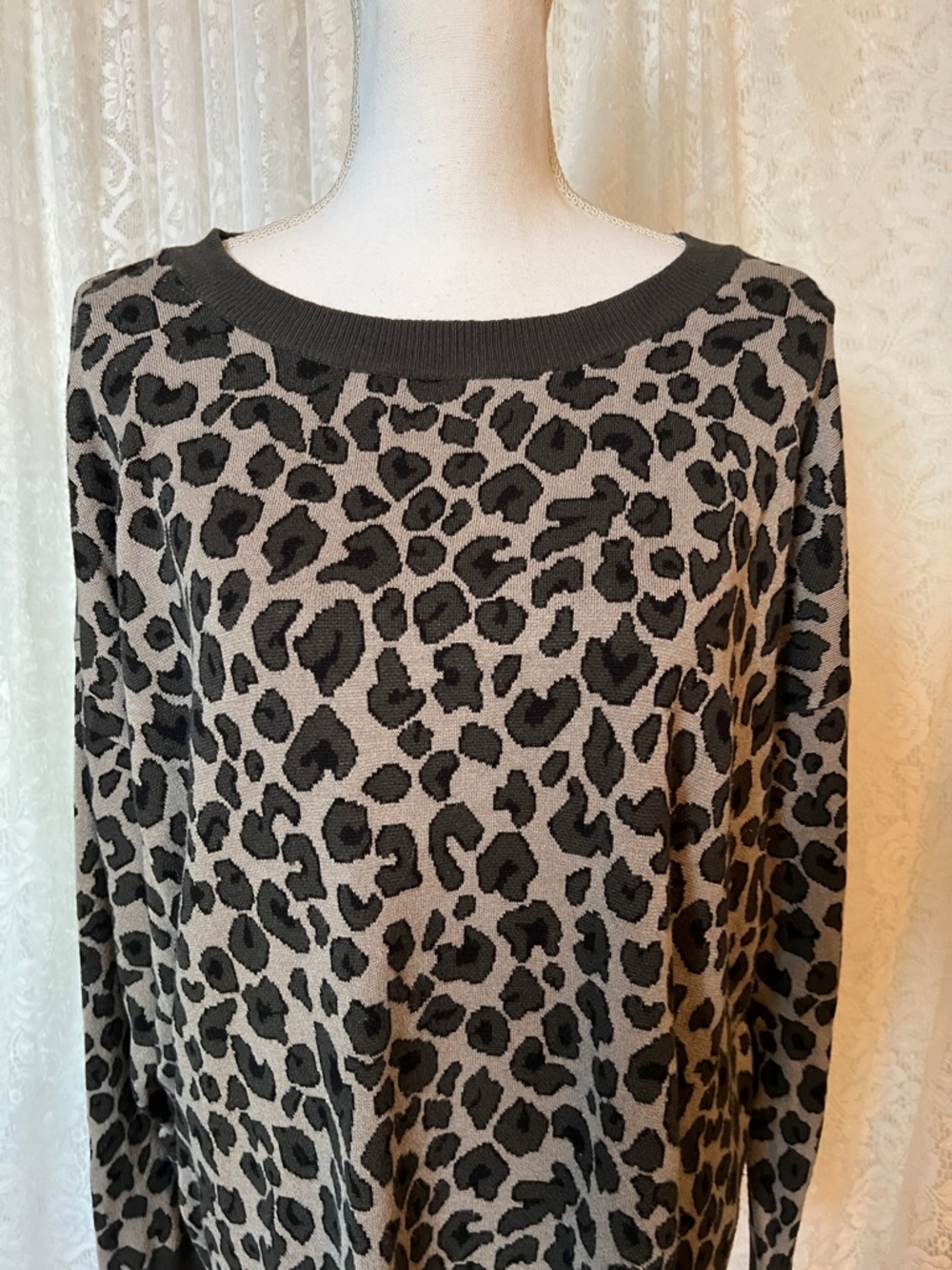 Isaac Mizrahi Leopard Print Sweater - Picture 6 of 7